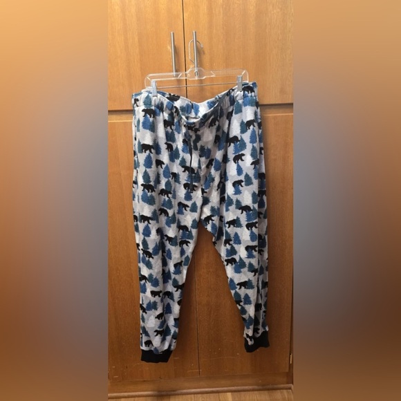 Falls creek XXL fleece pajama pants

Bear‎ and tree print

Cozy loungewear - Picture 1 of 4